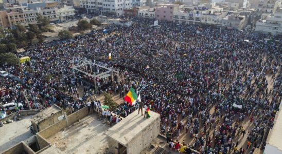 the opposition coalition demonstrates against the trial of its leader