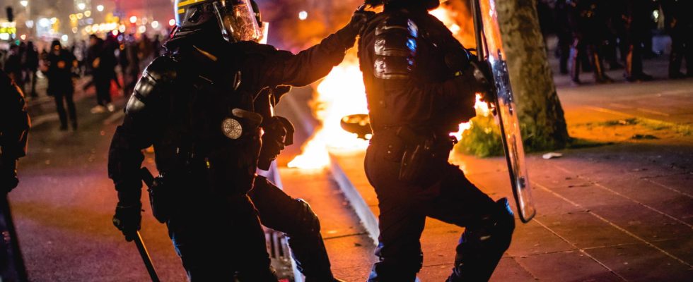 unprecedented violence the damage in pictures in Paris Bordeaux