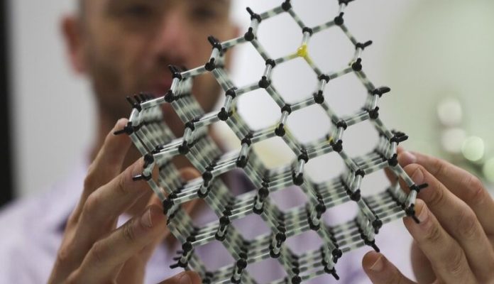 1680908593 Amazon is growing diamonds for future quantum computing plans