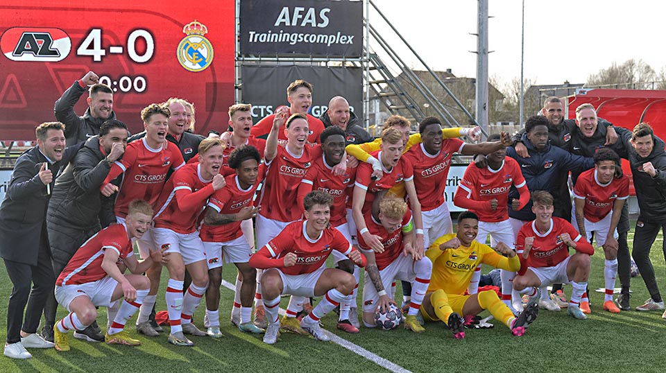 AZ Alkmaar celebrates the victory over Madrid