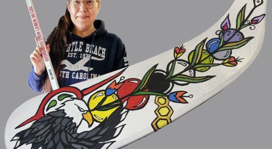 1681528012 Anishinaabe artist paints hockey sticks for womens world championships