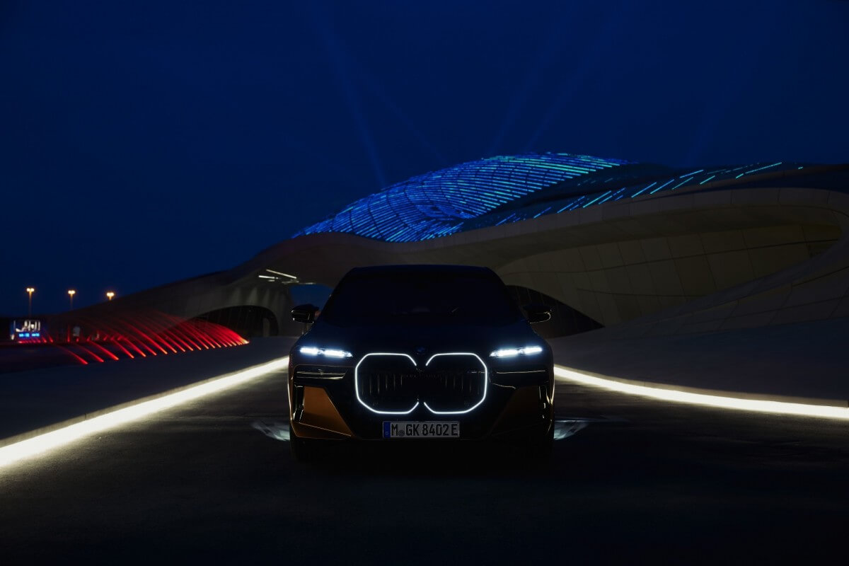 fastest electric bmw car at night