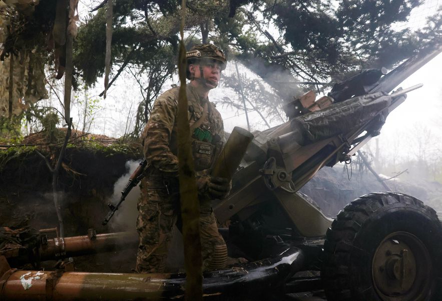 Ukrainian soldiers fire at Russian positions on the front line in the Lugansk region on April 20, 2023 in Ukraine.