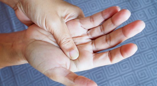 9 causes of tingling in the hands paresthesia