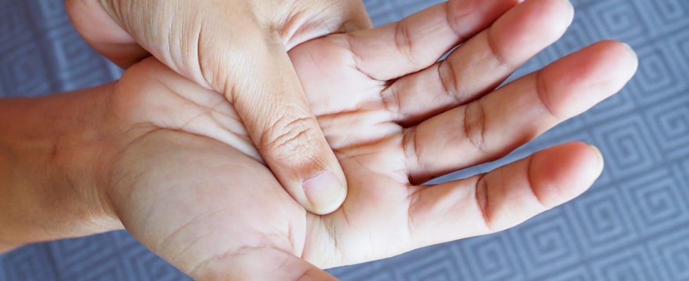 9 causes of tingling in the hands paresthesia