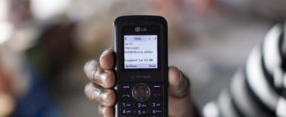 Burkina Faso mobile phone users protest against prices deemed excessive