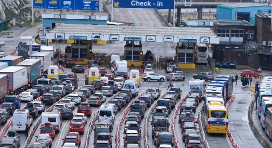 Chaos in Dover as thousands went on Easter break