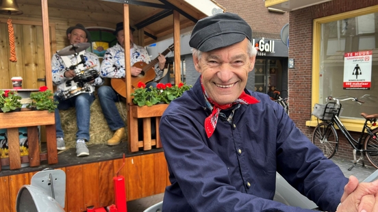 Cheese tour with tractor and house through the Netherlands for