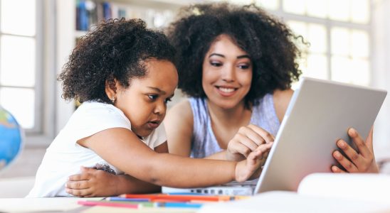 Children in front of screens the great discomfort of parents