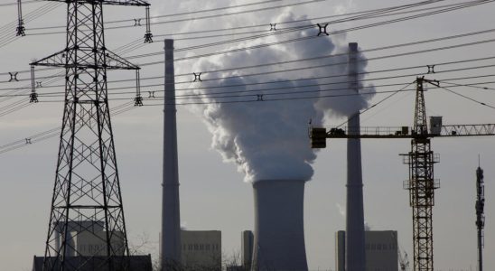 China is accelerating on coal fired power plants says Greenpeace