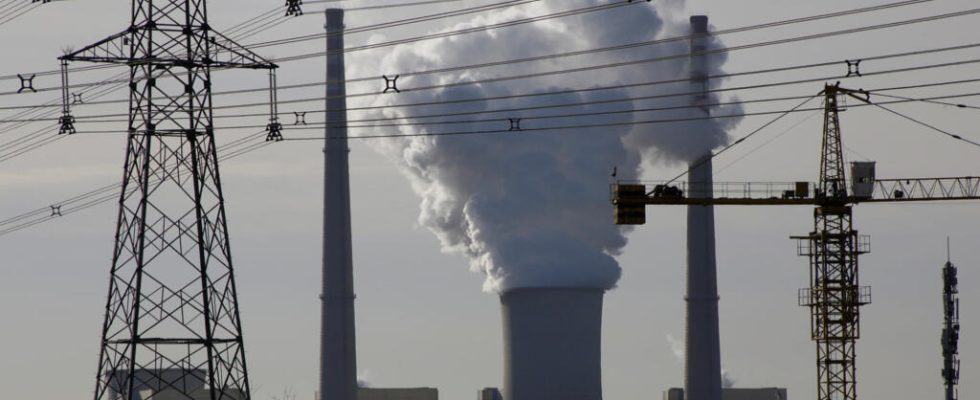 China is accelerating on coal fired power plants says Greenpeace