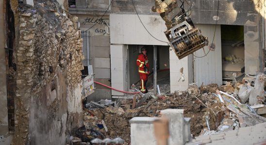 Collapsed buildings in Marseille Lyon Lille Controls often non existent