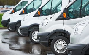 Commercial vehicles UNRAE double digit recovery in March 14