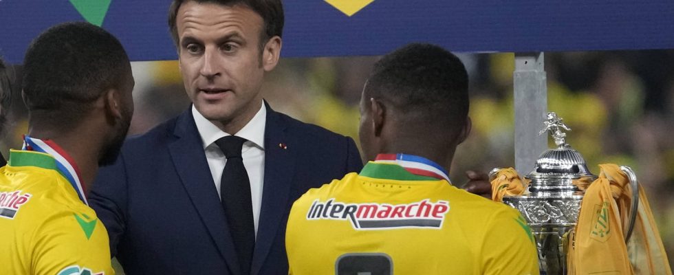 Coupe de France 2023 Emmanuel Macron well present a final