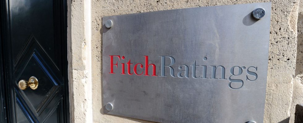 Debt why the Fitch agency downgrades Frances rating