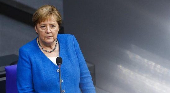 Distinguished Service Award to Former German Chancellor Merkel