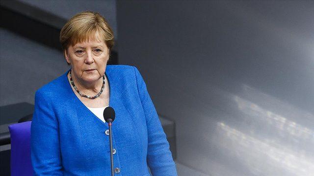 Distinguished Service Award to Former German Chancellor Merkel