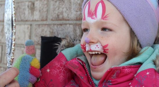 Easter egg hunters swarm Petrolias Greenwood Park