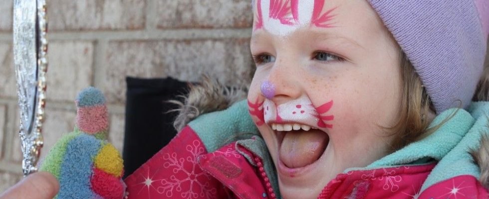 Easter egg hunters swarm Petrolias Greenwood Park