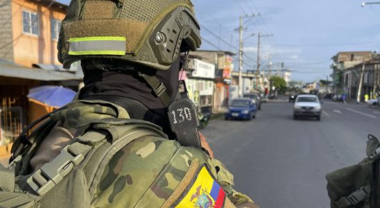 Ecuador the military prepare to attack drug traffickers