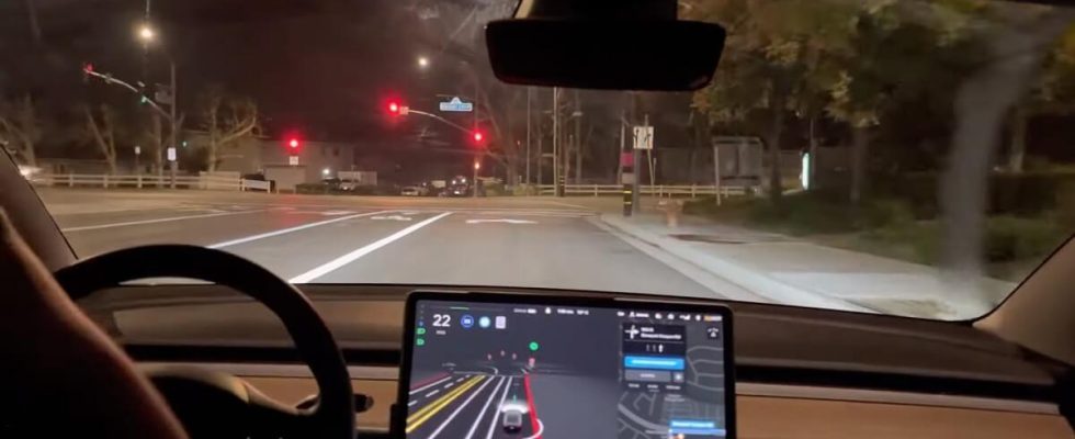 Elon Musk Promises Fully Autonomous Driving This Year