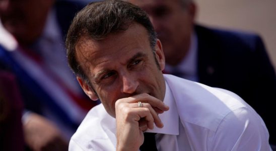 Emmanuel Macron 100 days and many pans