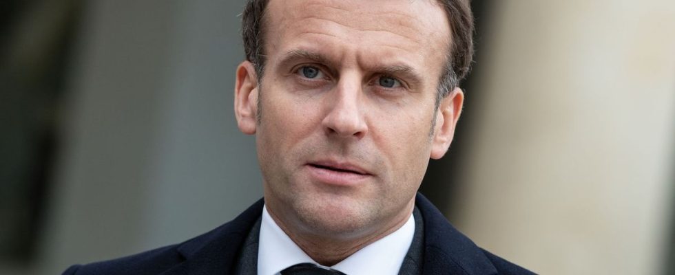 Emmanuel Macron promises to unclog emergencies by 2024 Caregivers no