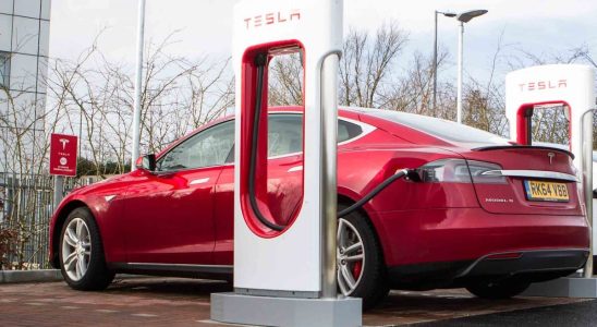 End Teslas Free Supercharger Service