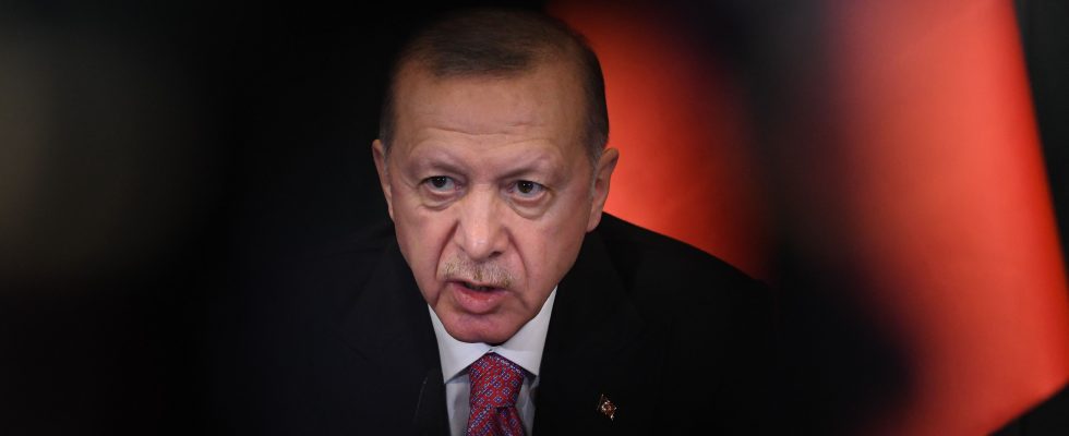 Erdogan the turning point all powerful autocrat candidate on the edge