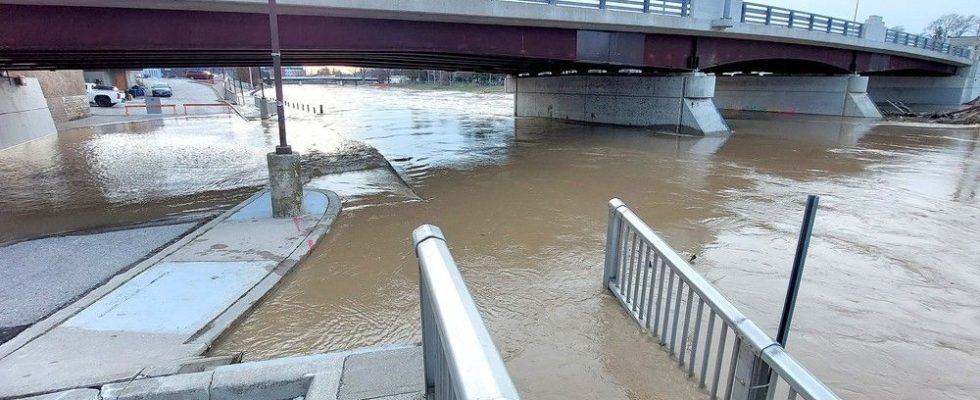 Expect Chatham basement floods Tuesday high Thames River levels till