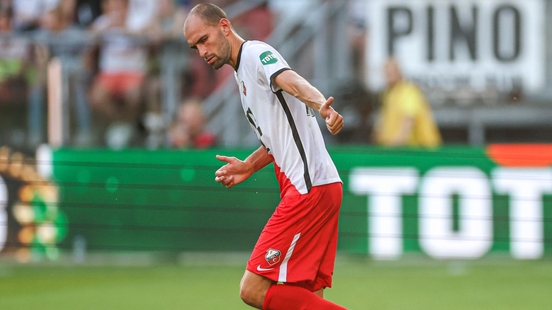 FC Utrecht with Bas Dost against FC Twente I dont