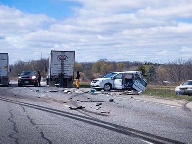 Four injured in multi vehicle crash on Highway 403 near Brantford