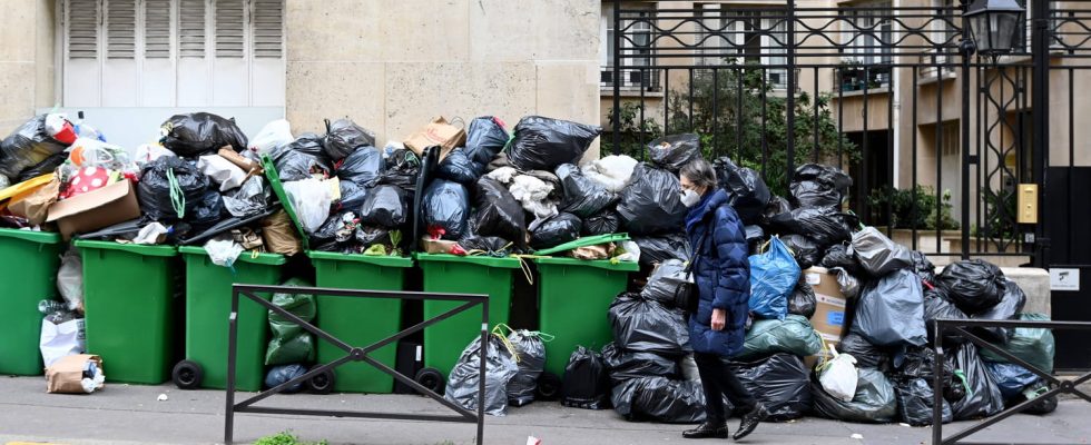 Here we go again Paris again under the rubbish