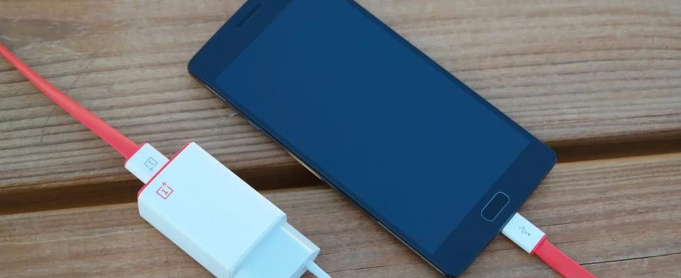 How much does it cost to leave your phone charger