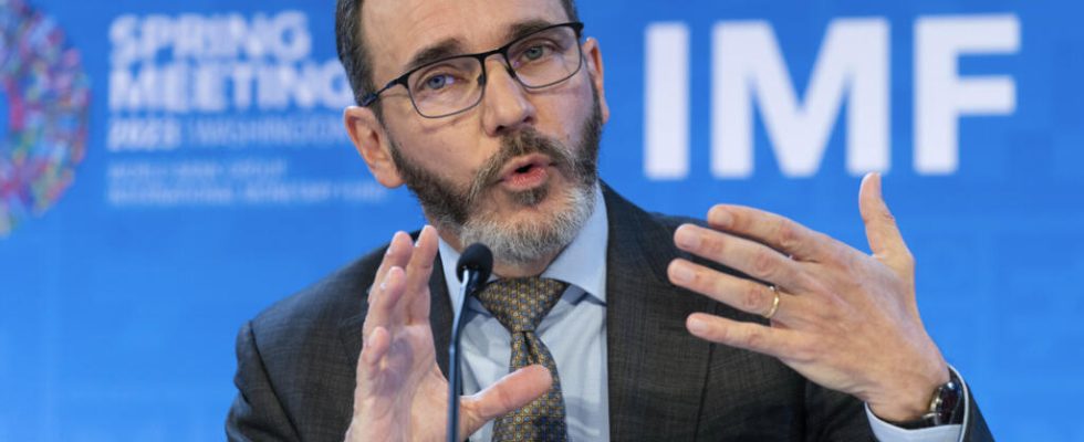 IMF slightly lowers global growth forecast for 2023