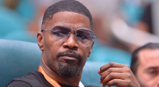 Jamie Foxx is still hospitalized what happened to him