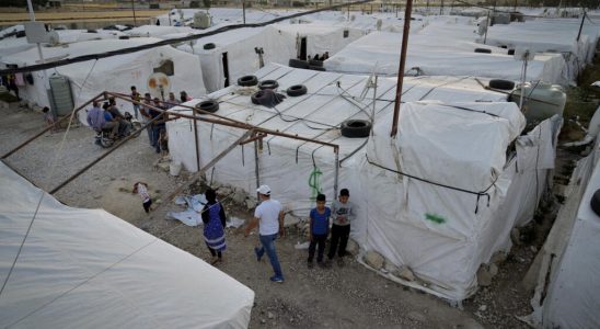 Lebanon expels displaced Syrian refugees in the country