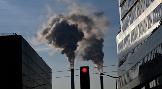 Lower CO2 emissions good news that satisfies no one except