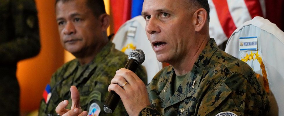 Massive Philippine military exercise with US begins