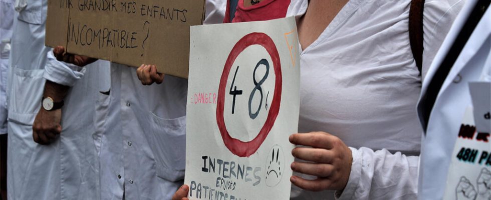 Medical interns on strike to denounce their working conditions