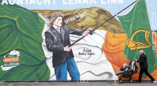 Northern Ireland commemorates 25 years of fragile peace