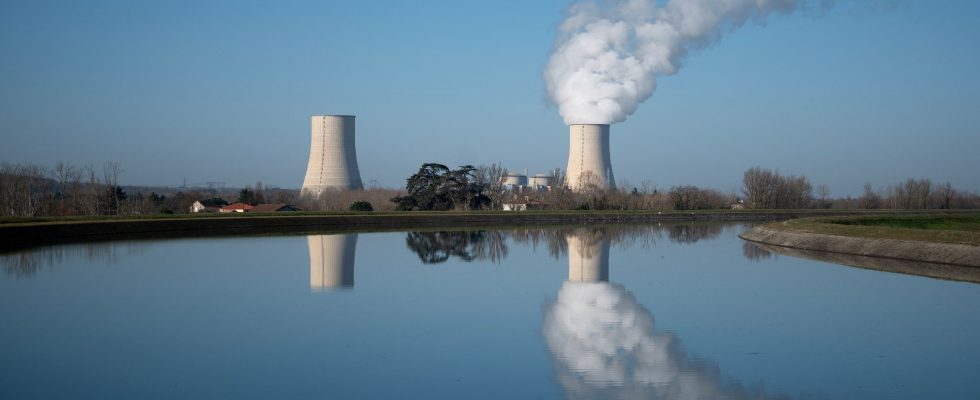 Nuclear the French sector looking for 100000 people