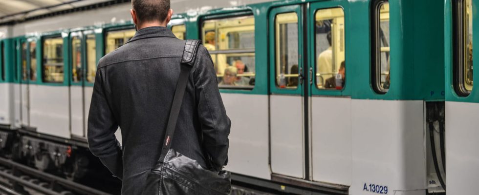 RATP strike metro traffic RER disruptions of April 6