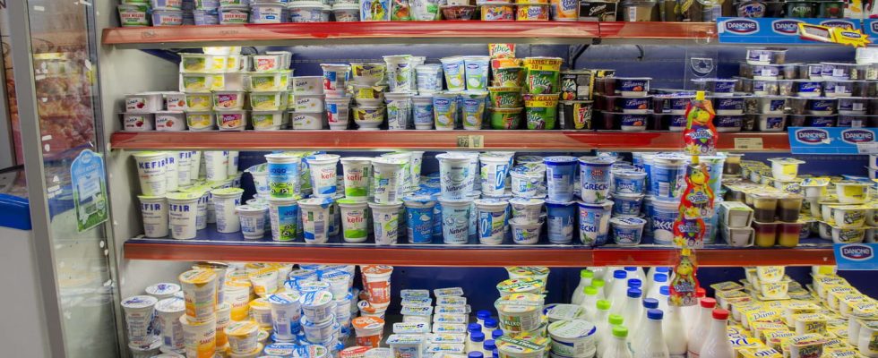 Risk of metal in yogurts recalled products