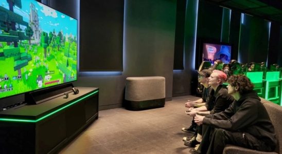 Samsung Builds Free Xbox Playgrounds