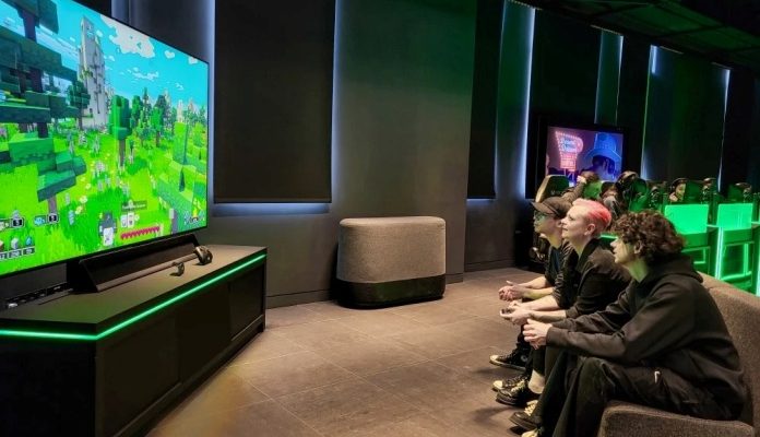 Samsung Builds Free Xbox Playgrounds