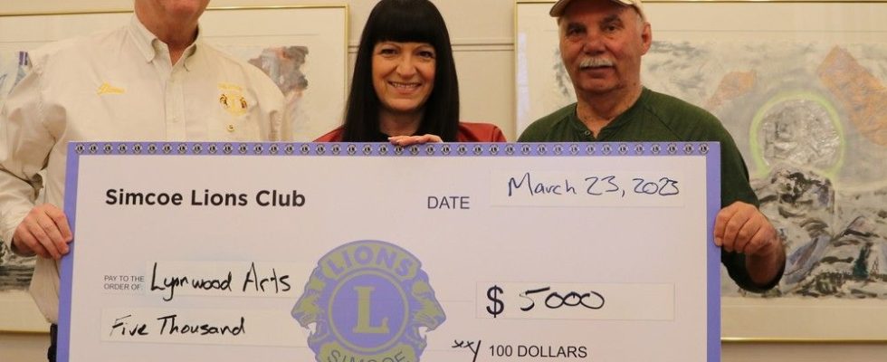 Simcoe Lions donate to Starr Gallery at Lynnwood Arts