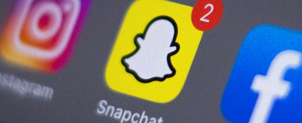 Snapchat introduces AI bot receives harsh criticism