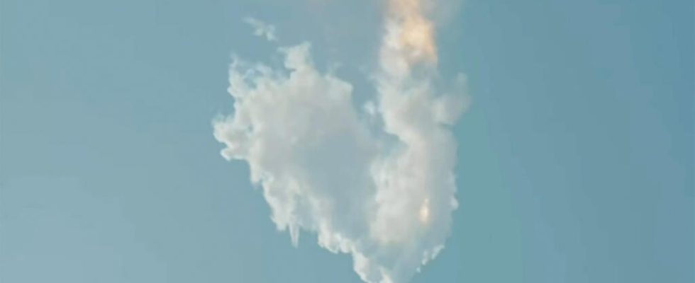 SpaceXs Starship rocket explodes in midair minutes after first liftoff