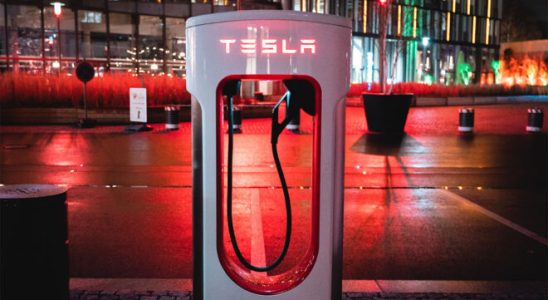 Tesla Superchargers in Turkey will be able to charge other